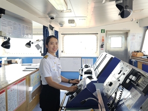 "항해사는 바다의 배달기사…도전으로 편견 깼죠"