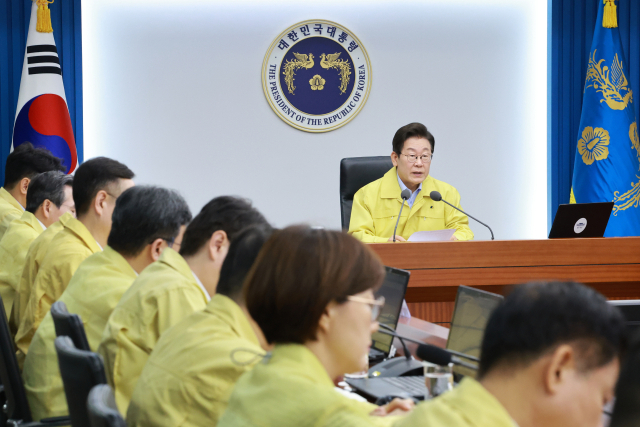 이재명 대통령이 21일 서울 용산 대통령실 청사에서 열린 8차 수석·보좌관 회의를 주재하고 있다. 연합뉴스