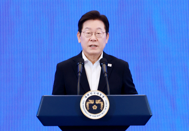 이재명 대통령이 13일 청와대 영빈관에서 열린 국정기획위원회 국민보고대회에서 발언하고 있다.연합뉴스