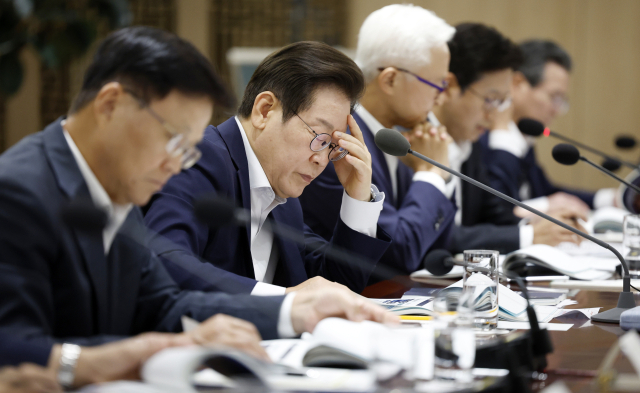이재명 대통령이 22일 서울 용산 대통령실에서 제1회 국가과학기술자문회의 전원회의를 하고 있다. 연합뉴스