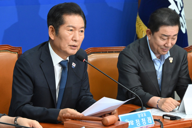정청래 더불어민주당 대표가 22일 서울 여의도 국회에서 열린 최고위원회의에서 현안에 관해 발언하고 있다. 오승현 기자