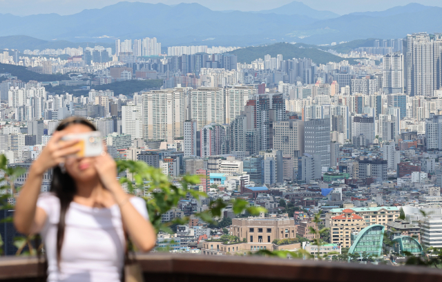 19일 서울 남산에서 바라본 서울 시내 모습. 연합뉴스.