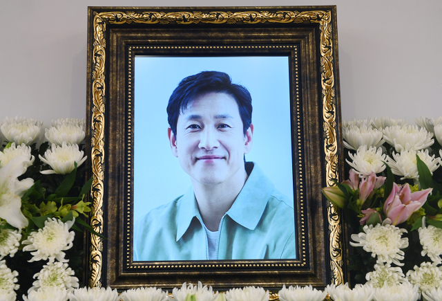 배우 이선균 영정사진. 뉴스1