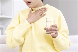“코로나 아직 안 끝났다”…‘면도날 삼킨 듯한 고통’ 변이 바이러스, 日서 8주째 확산