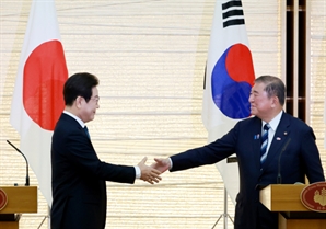 李대통령 "한일 정상회담 공동발표 합의, 17년 만"