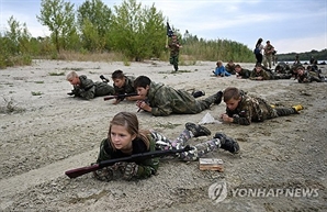 "수류탄 직접 던져 볼래요"…러시아 8세 아동도 군사 캠프, 무슨 일?