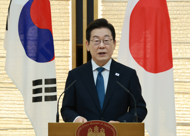 이재명 대통령이 23일 일본 도쿄 총리 관저에서 열린 한일 정상 공동 언론 발표에서 발언하고 있다. 연합뉴스