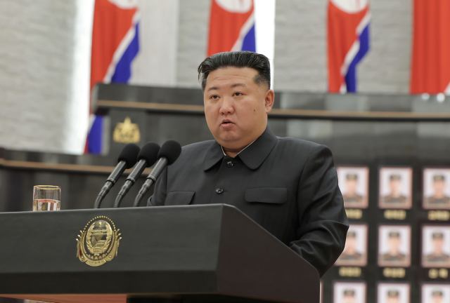 [속보] 北, 신형반항공미사일 사격 훈련…김정은 참관