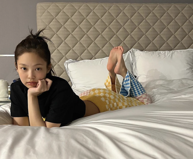 "제니·아이유, 매트리스에 1억7000만원"…한국도 ‘꿀잠 투자’ 붐