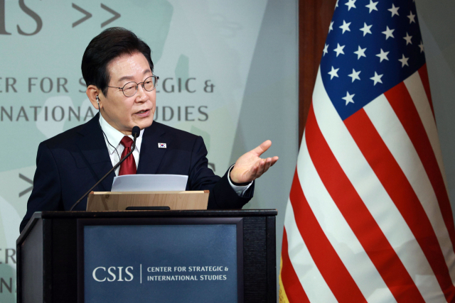 이재명 대통령이 25일(현지시간) 미국 워싱턴DC 국제전략문제연구소(CSIS)에서 정책 연설을 하고 있다. 연합뉴스