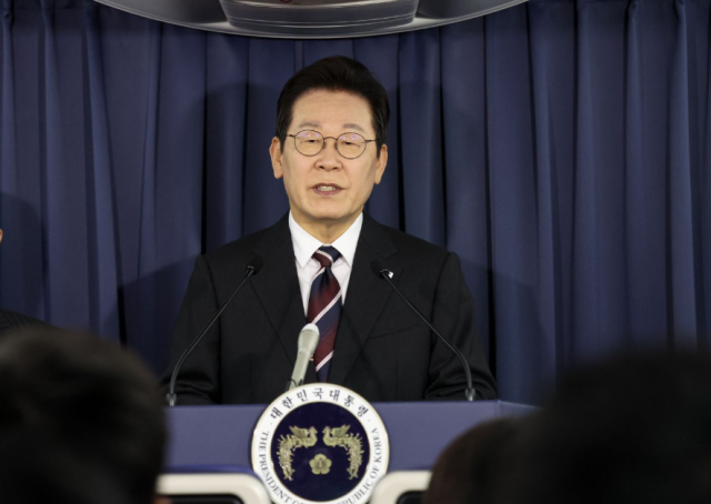 "트럼프가 책에 다 써놨더라"…여유 있던 李 대통령, 만반의 준비 어떻게 했나