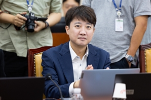 이준석 “장동혁 축하…국힘, 새로운 리더십으로 당 쇄신의지 보여”