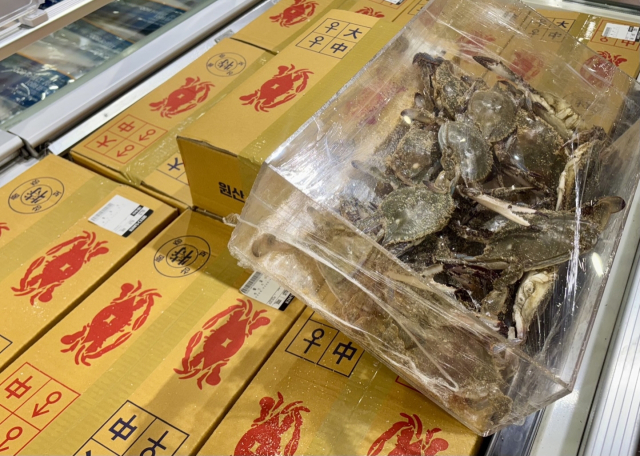 킴스클럽 NC강서점에 판매 중인 서해안 햇 활꽃게. 사진 제공=이랜드리테일