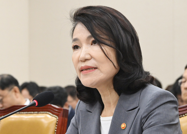 이진숙 방송통신위원장이 이달 20일 서울 여의도 국회에서 열린 과학기술정보방송통신위원회 전체회의에 출석해 여당 의원들의 사퇴 의사를 묻는 질의에 