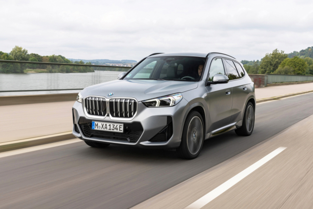 BMW iX1
