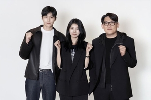 수지·김선호 '현혹' 촬영 현장 쓰레기 방치…제작진 "어두워서" 사과