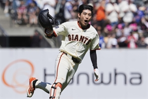 이정후, MLB 첫 끝내기 안타…팀은 5연승 행진