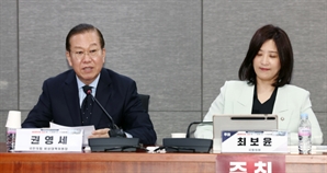 與 "張 사이코패스" 野 "정치에도 금도 있어"