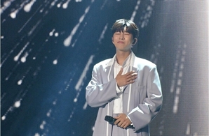 임영웅 "신곡 공개 떨려요"…'순간을 영원처럼' 라이브 무대, '불후'에서 최초 공개