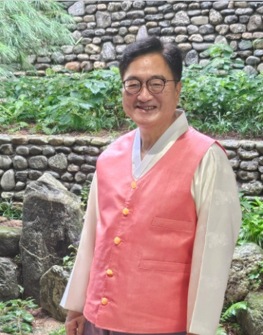 한복을 입은 우원식 국회의장. 사진=우 의장 페이스북
