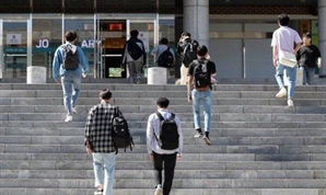 치솟는 교육비에…4년제 대학 장학금 年5조 넘었다