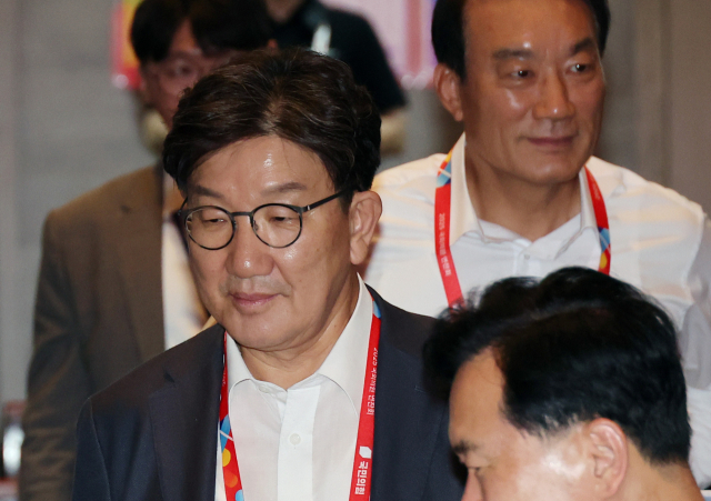 권성동 국민의힘 의원이 28일 인천국제공항공사 항공교육원에서 열린 2025 국민의힘 국회의원 연찬회에 참석하고 있다. 연합뉴스
