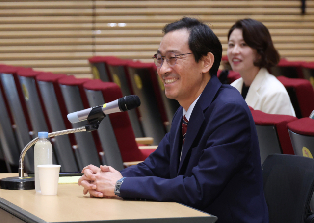 우상호 정무수석이 지난달 21일 용산 대통령실에서 기자간담회를 하고 있다. 연합뉴스