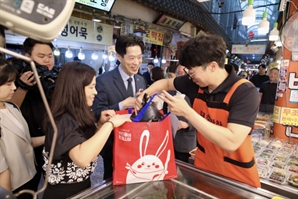 중기부, “온누리상품권 가맹점, 연매출 30억 원 이하로 제한”