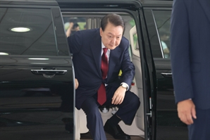 김계리, '尹 구치소 근황' 공개…영치금 모금액 '2억7000만원' 압도적 1위