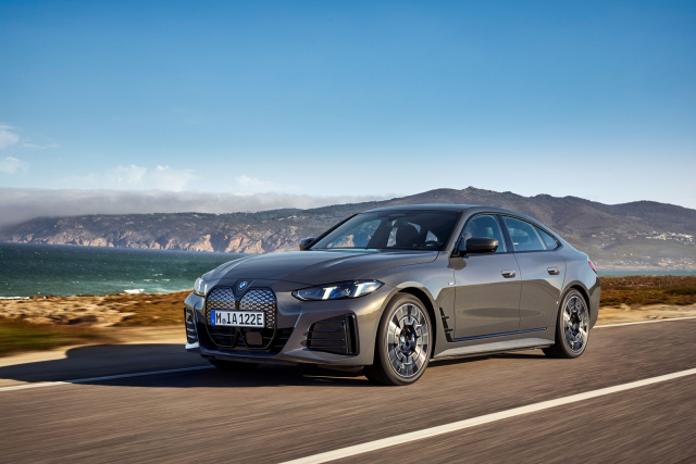 BMW i4 eDrive40. 사진제공=BMW