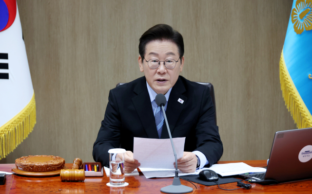 이재명 대통령이 2일 용산 대통령실에서 국무회의를 주재하고 있다. 연합뉴스