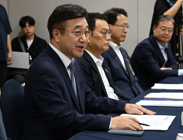 당정 "2차 소비쿠폰, 고액 자산가는 제외…사용처 확대 검토"