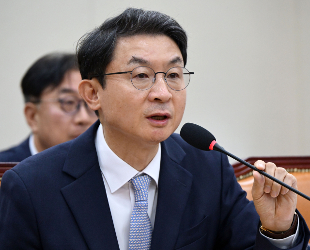 이억원 금융위원장 후보자가 2일 서울 여의도 국회 정무위원회에서 열린 인사청문회에서 의원들의 질의에 답변하고 있다. 성형주 기자 2025.09.02