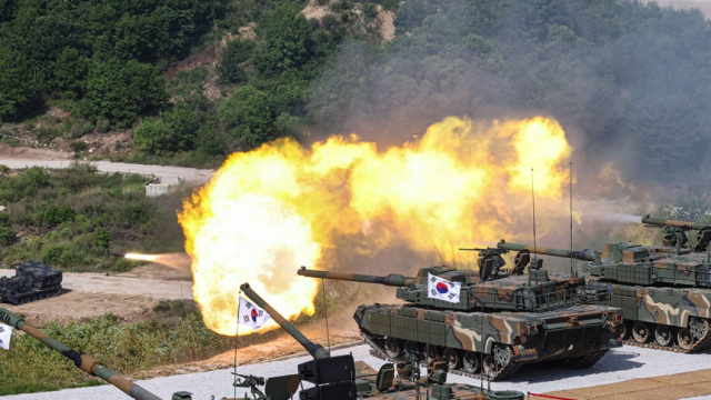 화력훈련 중인 K2 흑표전차 모습. 연합뉴스