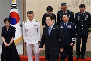 李대통령, 與원외위원장단 만찬…“희생·헌신 잊지 않을 것”