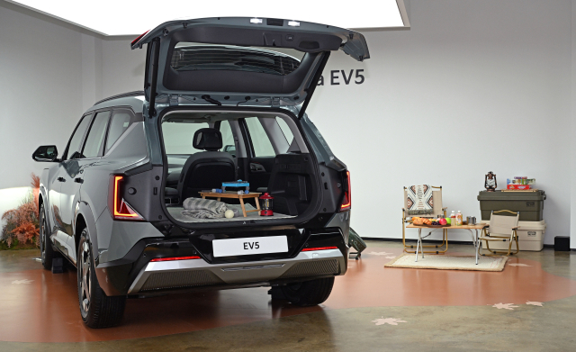 2일 서울 강남구에서 열린 'EV5 미디어 데이' 행사장에 전시된 EV5. 사진제공=기아