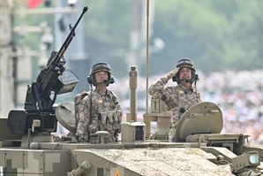 [속보] 中열병식에 DF-61 미사일 첫선…DF-41 ICBM 개량형 추정