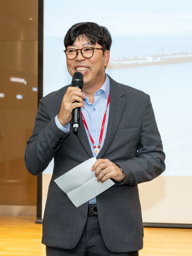 차선용 미래기술연구원장 부사장(미래기술연구원장·CTO)이 3일 High NA EUV 장비 도입 기념 행사에서 축사를 하고 있다. 사진제공=SK하이닉