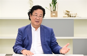 "한때 추앙받던 제품도 세월 지나면 구식…디자인은 세상과 소통해야"[CEO&스토리]