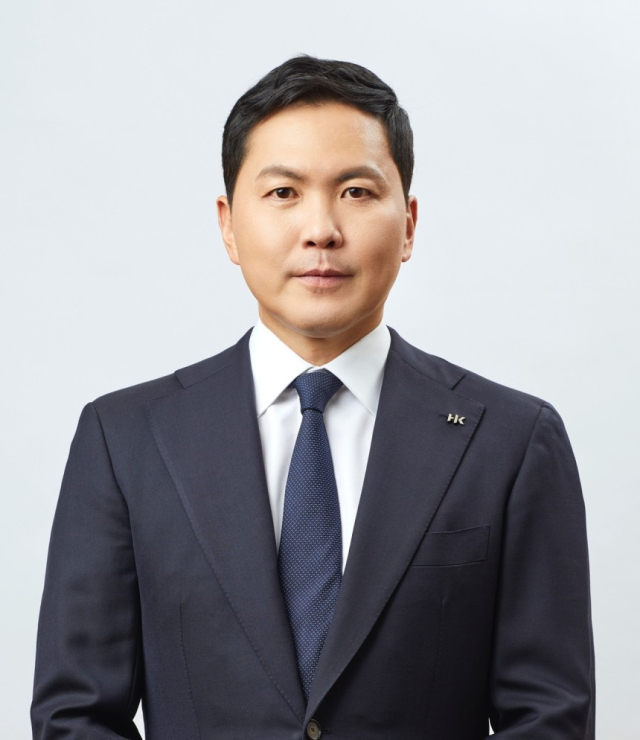 [단독]윤여원, 소송 총력전…남편 앞세워 김앤장·세종 등 호화 변호인단[시그널]