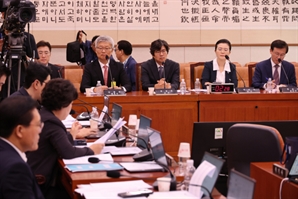 與, 답 정해놓은 공청회 한 날…檢, 거센 내부 반발