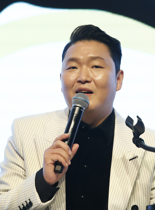 '대리처방 의혹' 싸이, 결국 경찰 조사 받는다…병역비리·대마초 이어 3연타