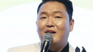 '대리처방 의혹' 싸이, 결국 경찰 조사 받는다…병역비리·대마초 이어 3연타