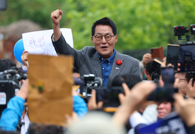 "김정은 위원장님, 접니다" 두 번 불렀지만 외면…'서운하지 않냐' 질문에 박지원 꺼낸 한마디