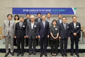 中, 하루 2교대·주6일 R&D "한국보다 혁신 빨라"