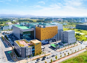 전기차 수요 회복·中 리튬 감산에…양극재 기업 실적개선 기대