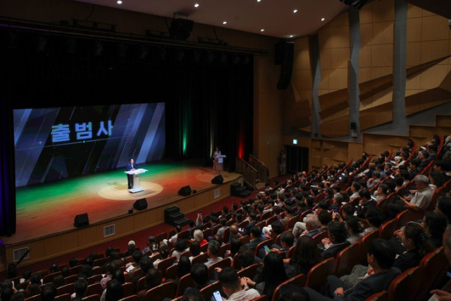 주광덕 남양주시장이 8일 남양주 다산아트홀에서 열린 남양주문화재단 출범식에서 출범사를 하고 있다. 사진 제공=남양주시