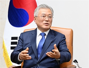 ‘뇌물 혐의’ 문재인 전 대통령, 2차 공판준비기일 오늘 진행