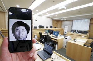 "사죄합니다" 고개 숙인 검찰…'이춘재 누명' 윤동일, 뒤늦게 무죄 구형
