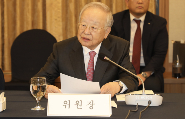 손경식 한국경영자총협회 회장이 10일 프레스센터에서 제3기 ESG 경영위원회를 출범한 뒤 회의에서 발언하고 있다. 사진제공=경총